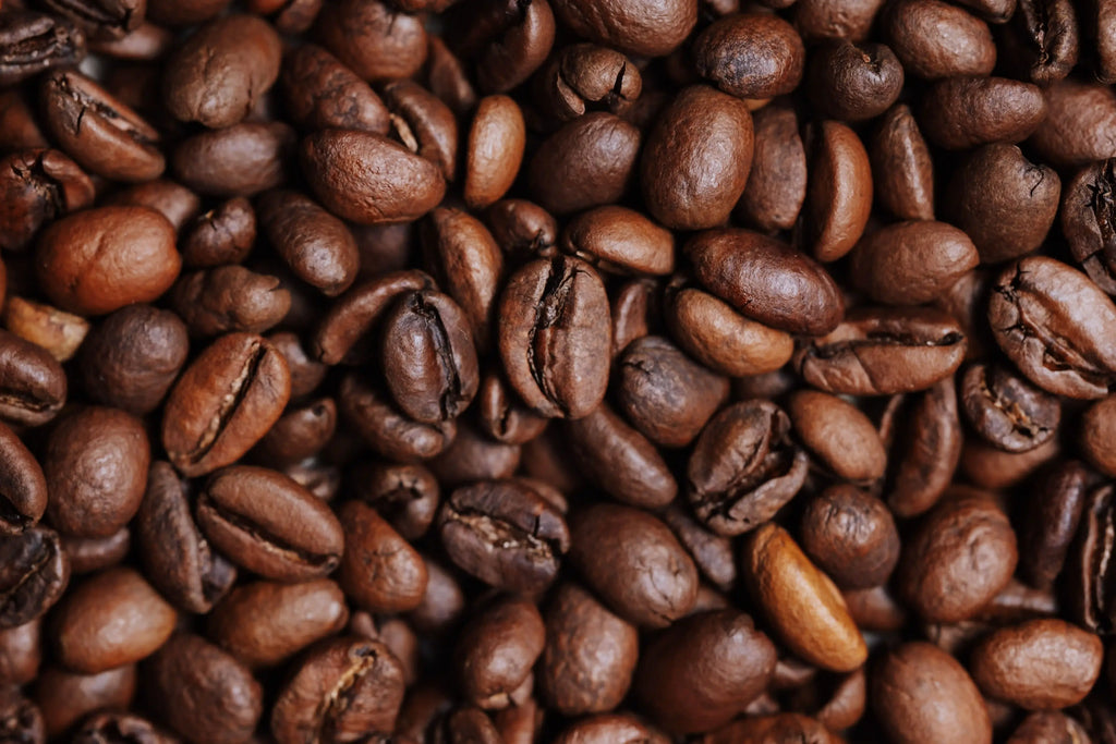 Photo des grains de café du Brésil, torréfiés selon la méthode et recette GUS.